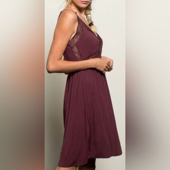 POL Lace‎ Trimmed Dress - Picture 3 of 5